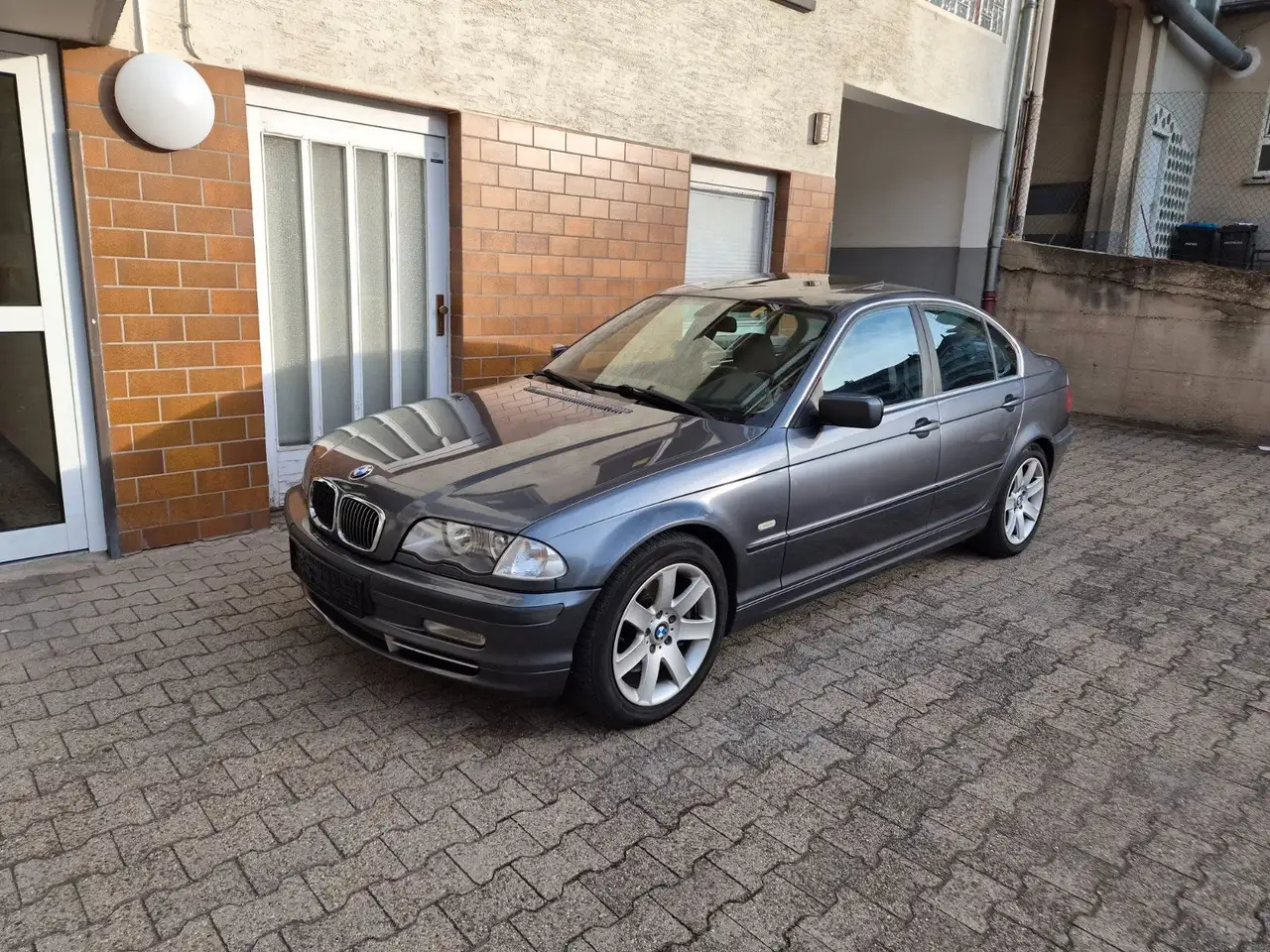 BMW 330 i / TÜV NEU / 2.Hand, foto 2