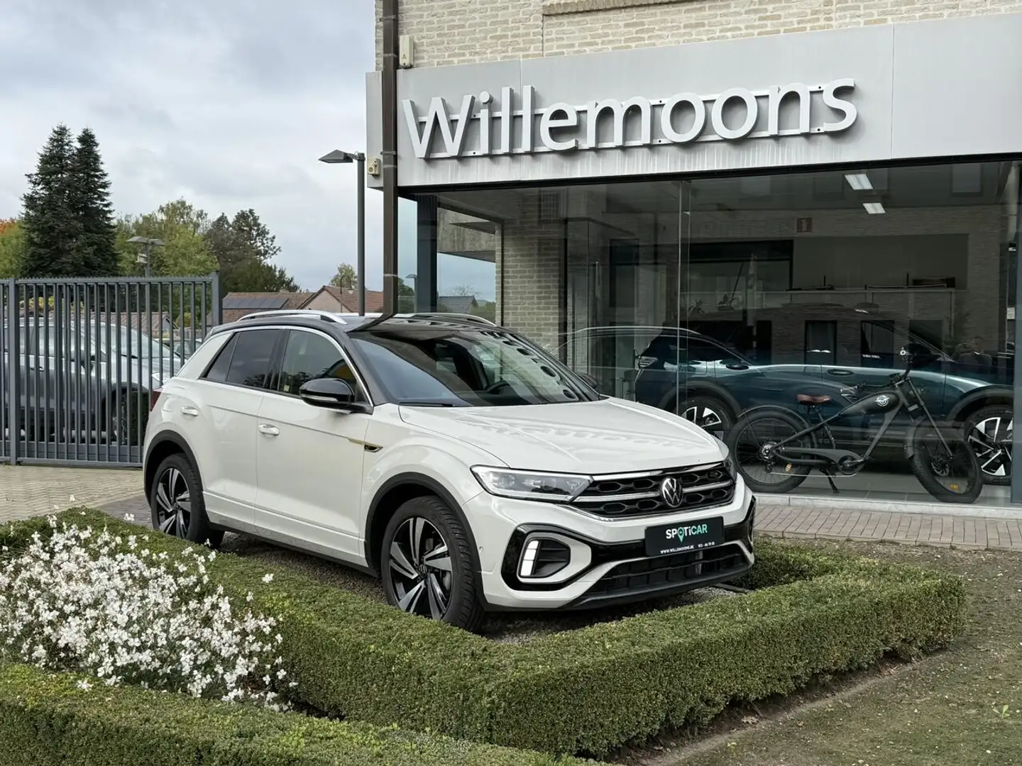 Volkswagen T-Roc R-Line 1.5 TSI 115PK DSG7 *Camera*Apple CarPlay... Gris - 1