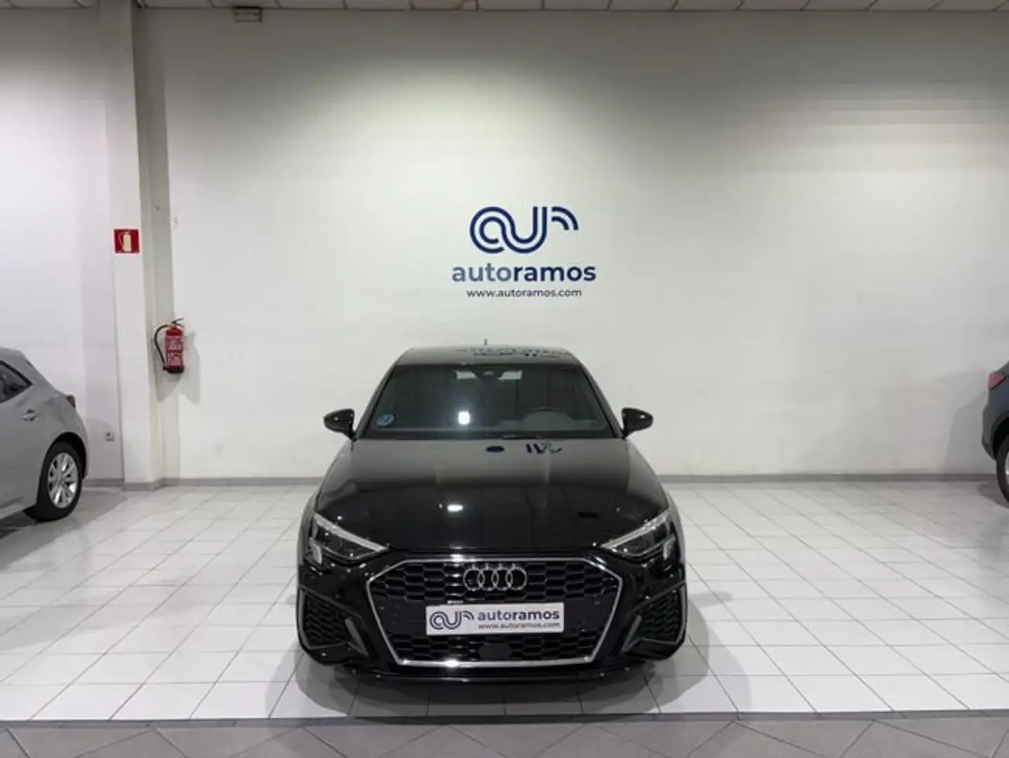 Audi A3 Sportback 35TDI Genuine S tronic Noir - 2