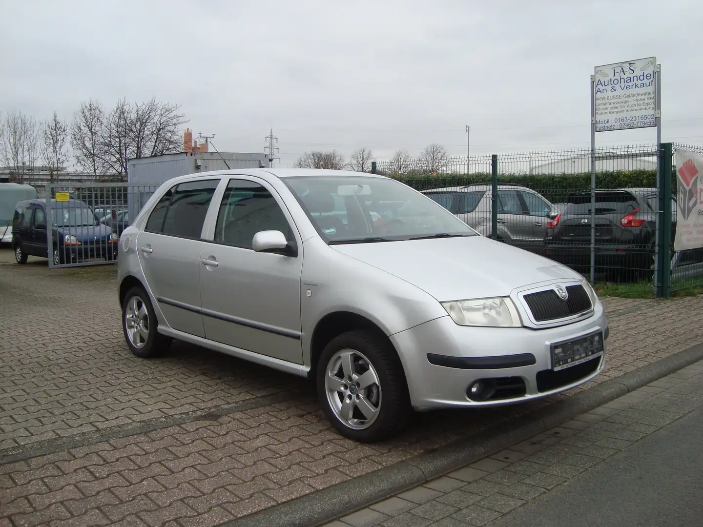 Skoda Fabia 1.2 Classic Srebrny - 1