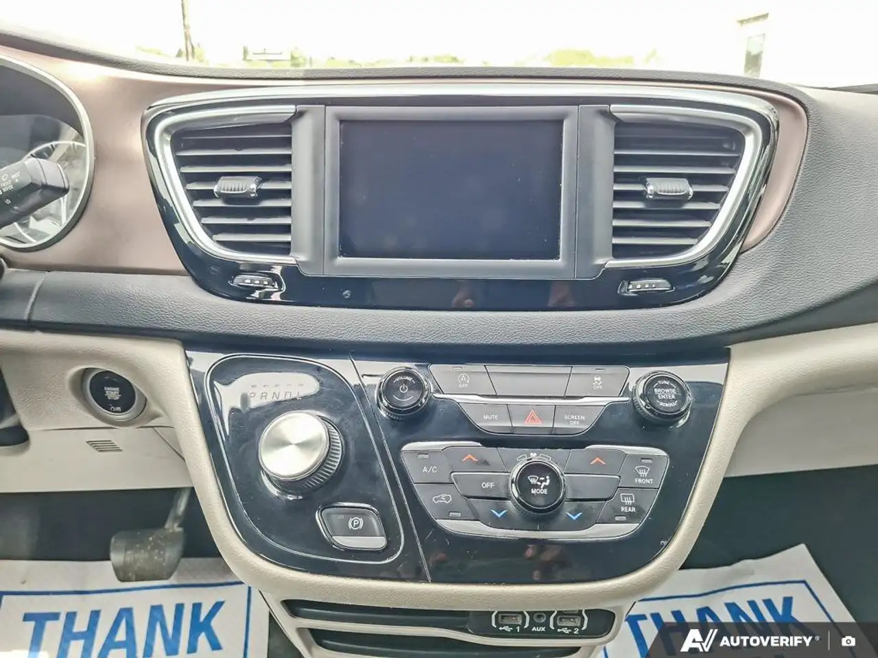 Chrysler Grand Caravan снимка Chrysler Grand Caravan