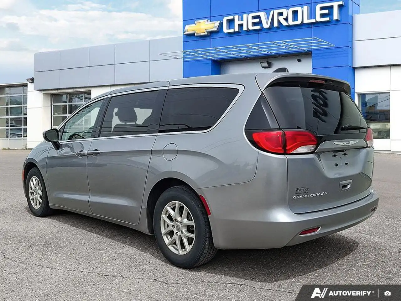 Chrysler Grand Caravan снимка Chrysler Grand Caravan