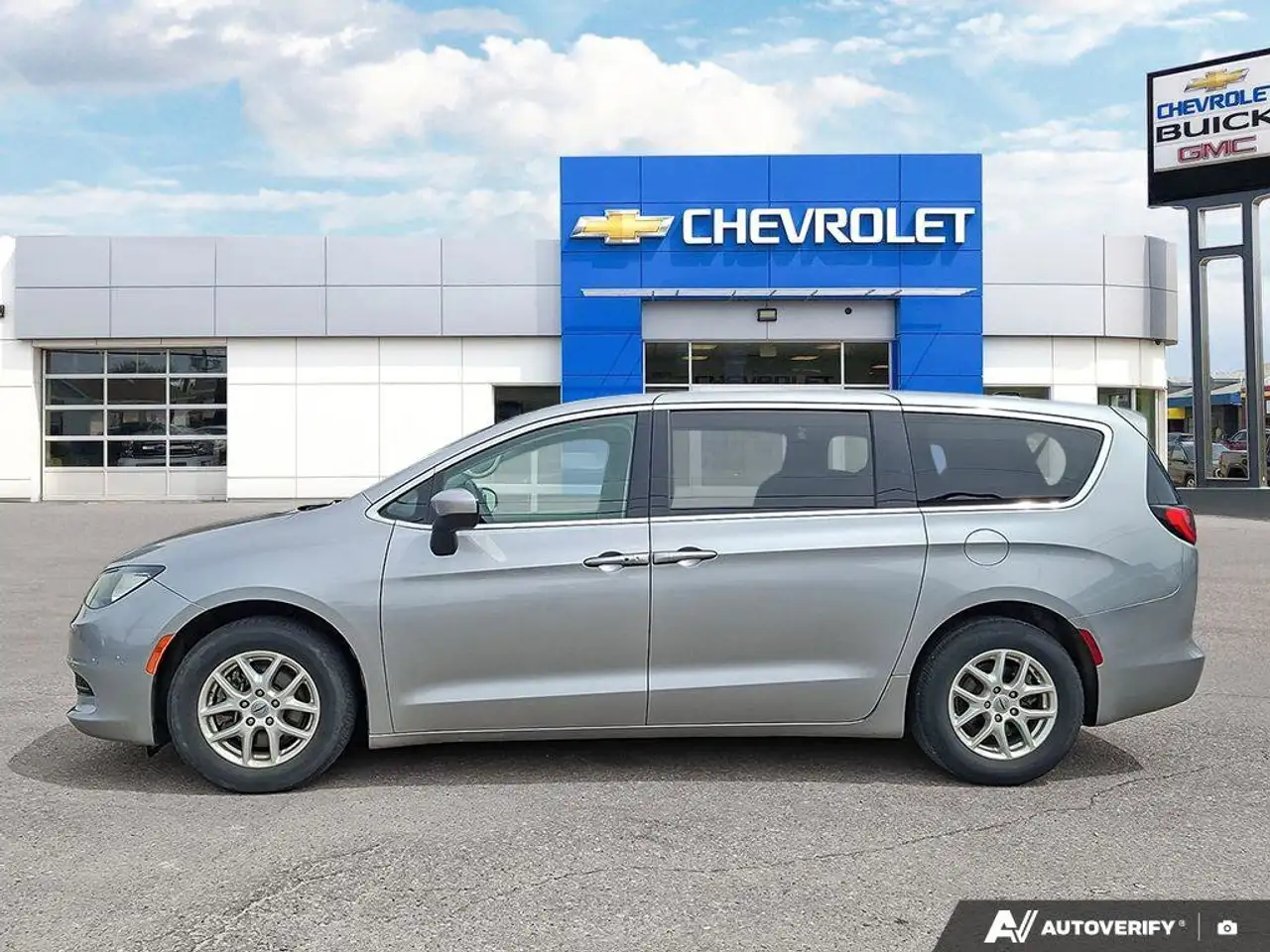 Chrysler Grand Caravan снимка Chrysler Grand Caravan