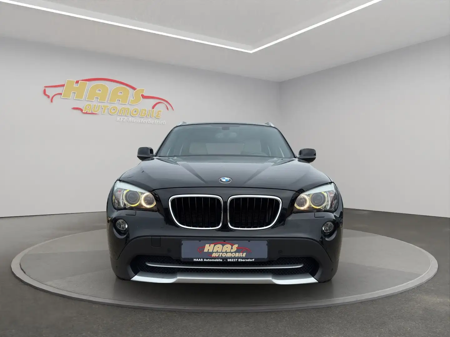 BMW X1 Baureihe X1 18 d xDrive*Navigation*Xenon*4x4* Schwarz - 2