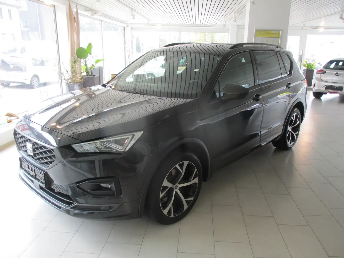 SEAT Tarraco FR/ Automatik/ Navi/ BT/ PP/ Rückfahrk./ Sitzh. Grau - 2