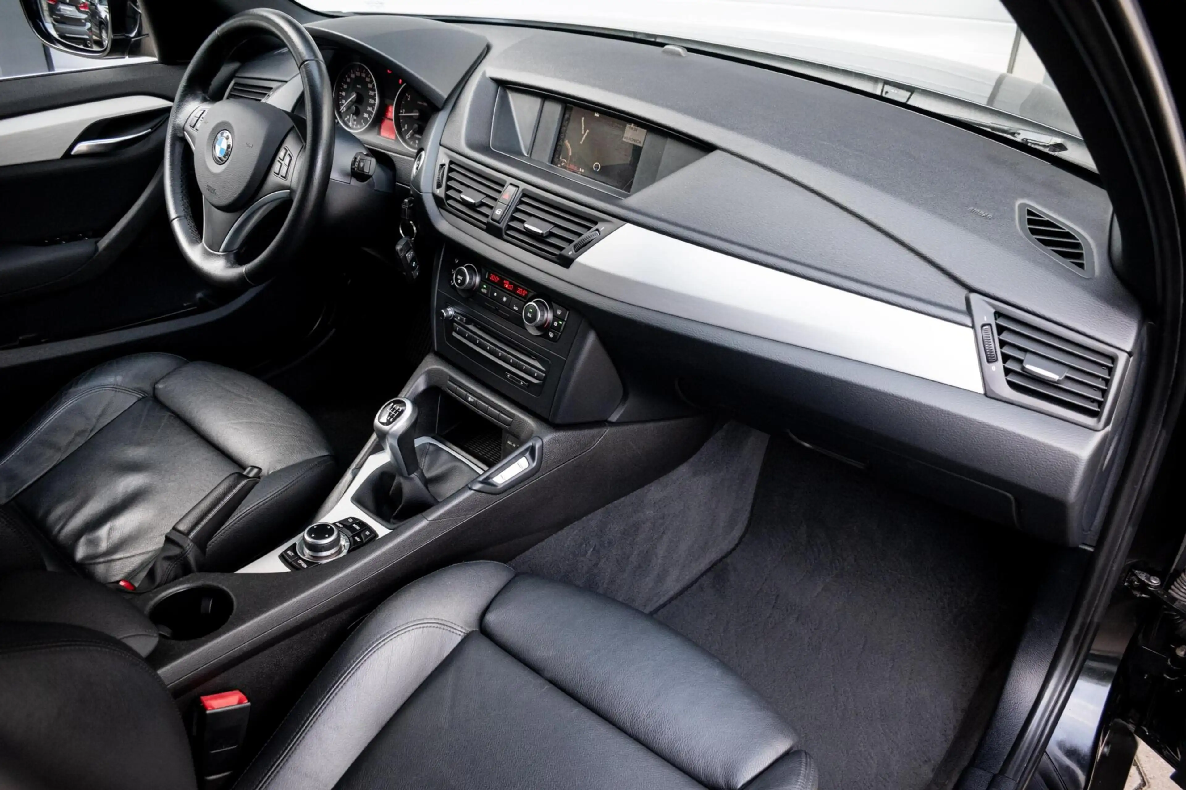 BMW X1 sDrive18i Executive|AFN. TREKHAAK|NAVI|CLIMATE|CRU — photo 33
