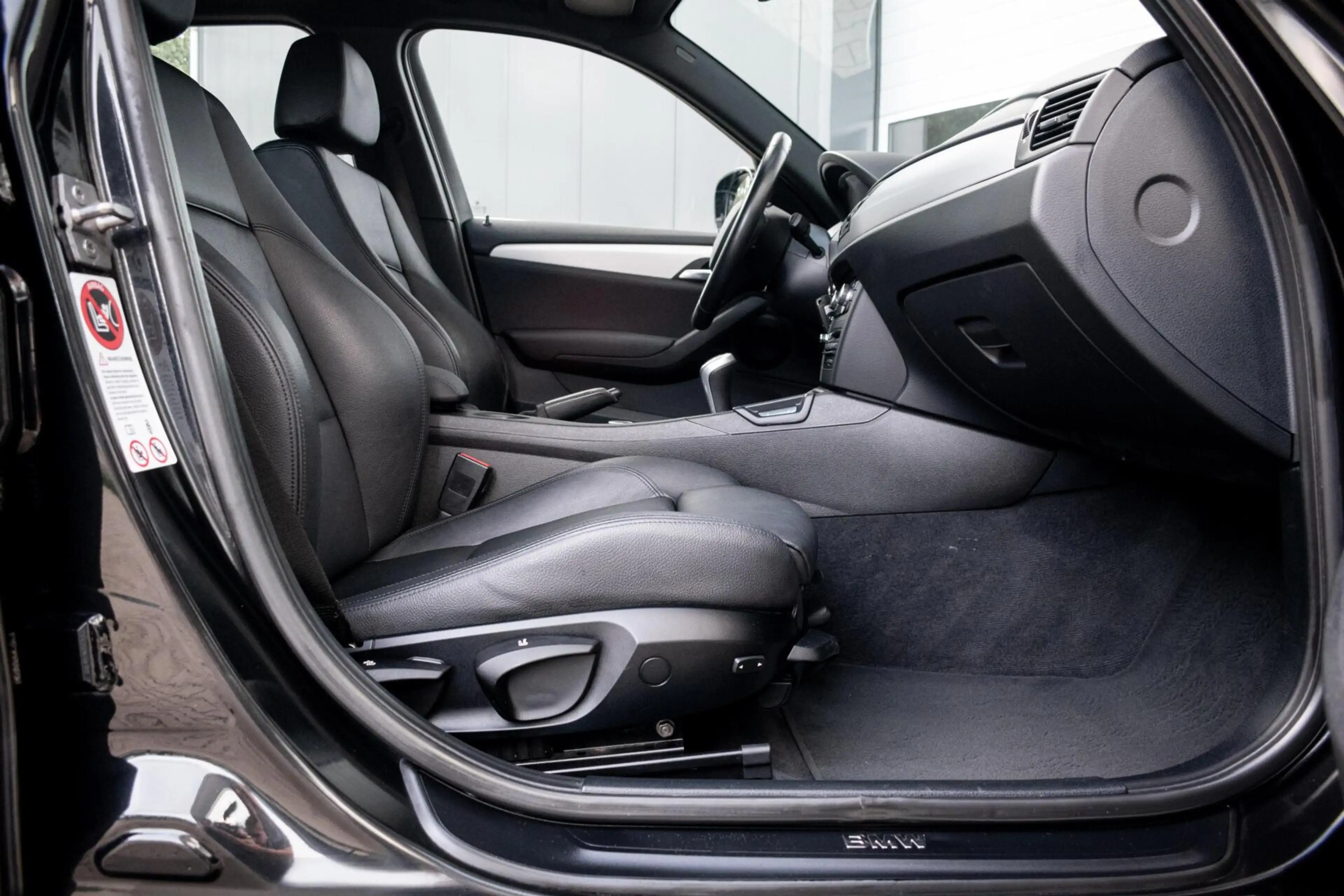 BMW X1 sDrive18i Executive|AFN. TREKHAAK|NAVI|CLIMATE|CRU — photo 31