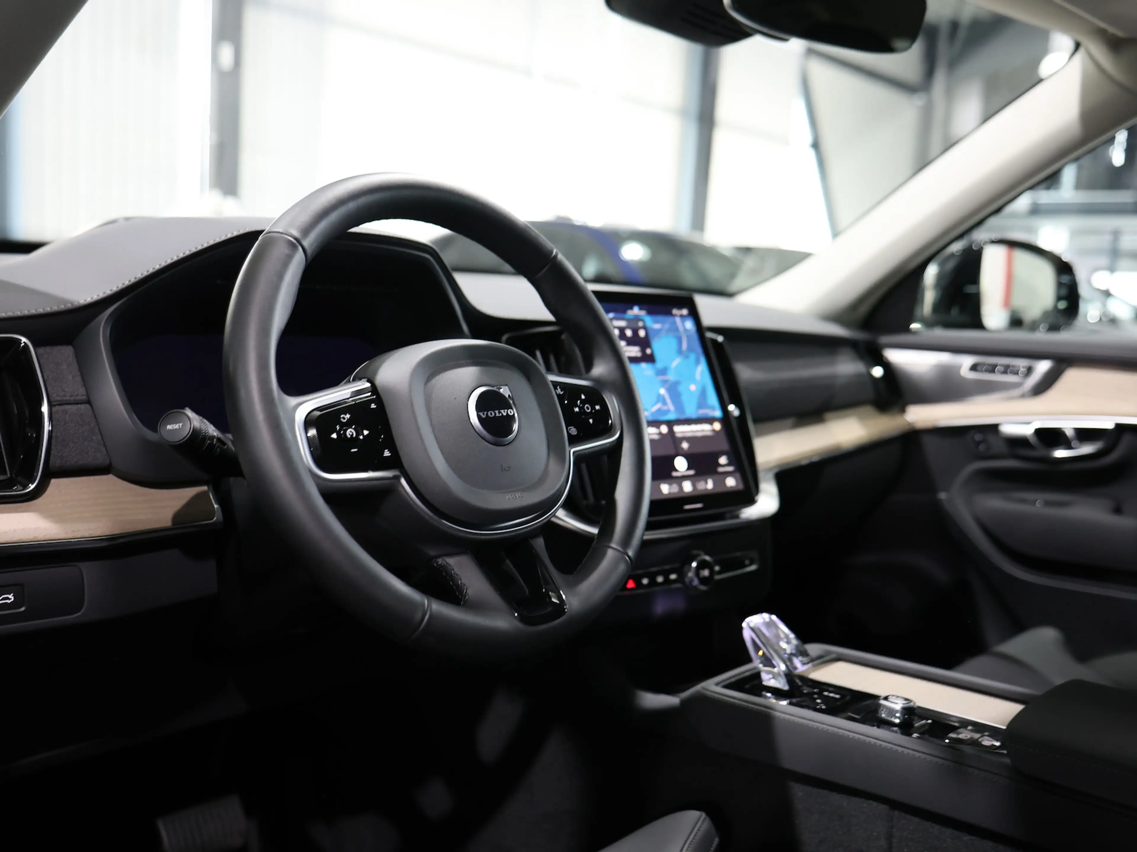 Volvo XC90 B5 PLUS BRIGHT AWD / 7-SITZER / SCHW.AHK — photo 14