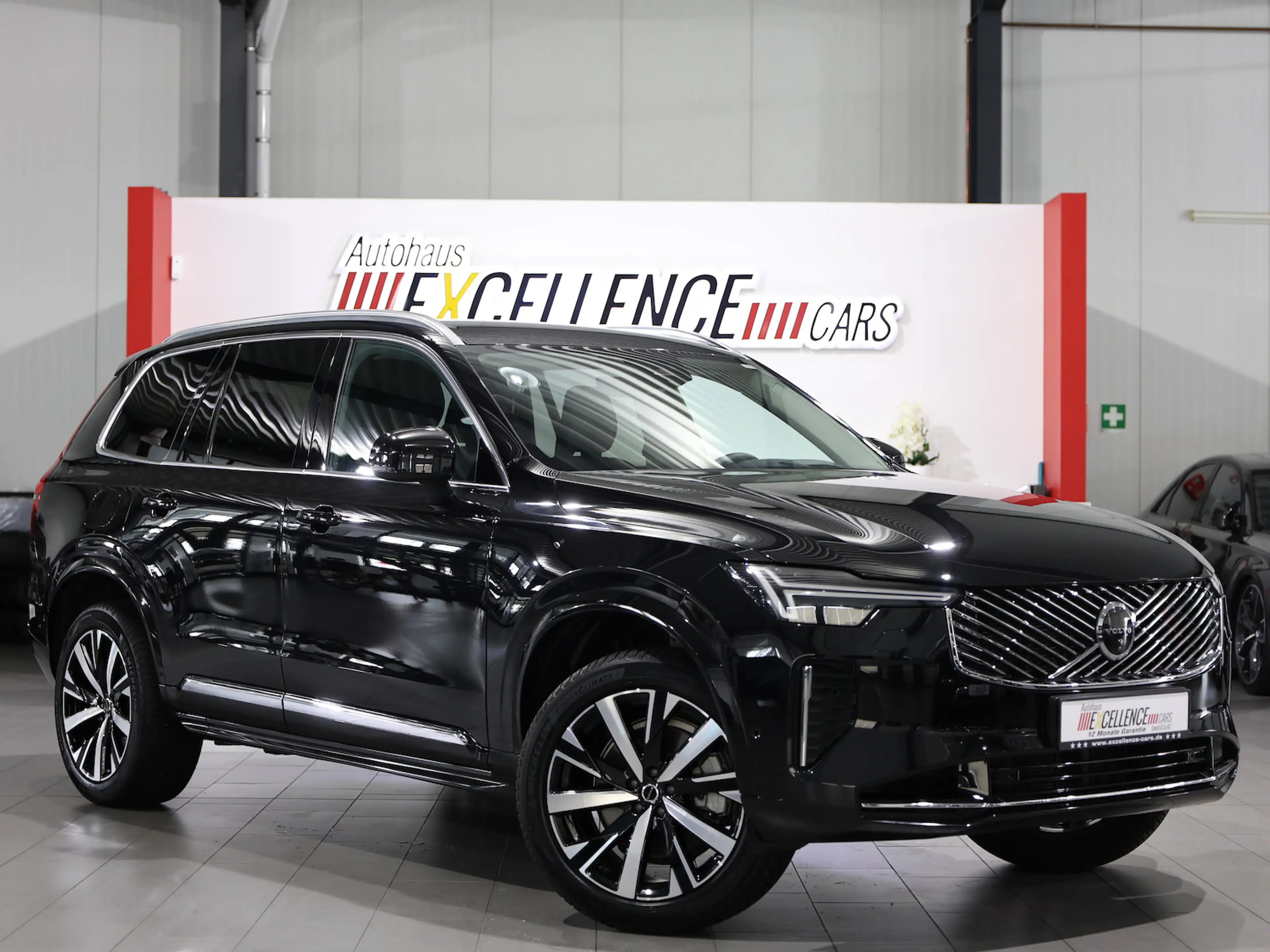 Volvo XC90 B5 PLUS BRIGHT AWD / 7-SITZER / SCHW.AHK