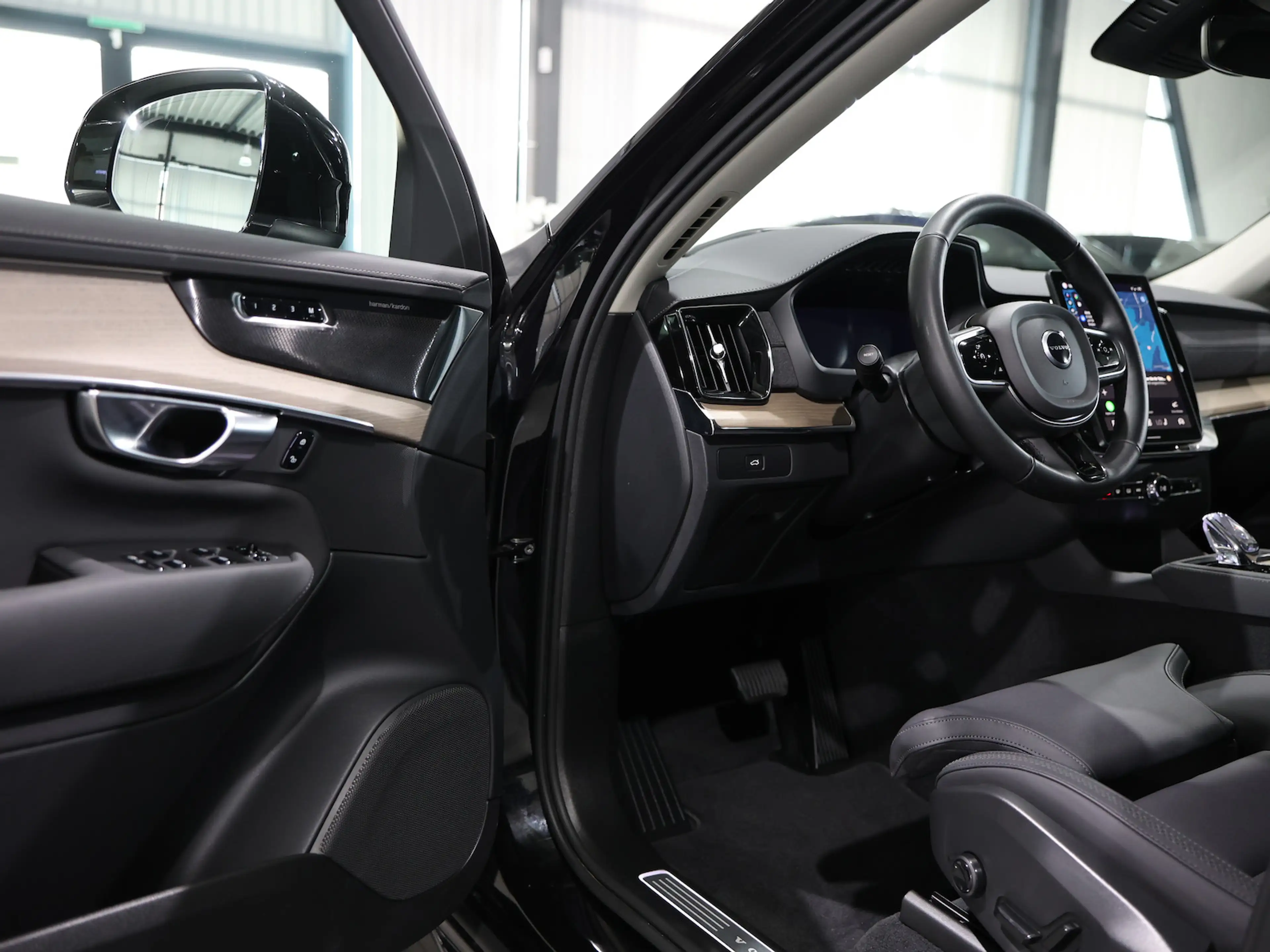 Volvo XC90 B5 PLUS BRIGHT AWD / 7-SITZER / SCHW.AHK — photo 12
