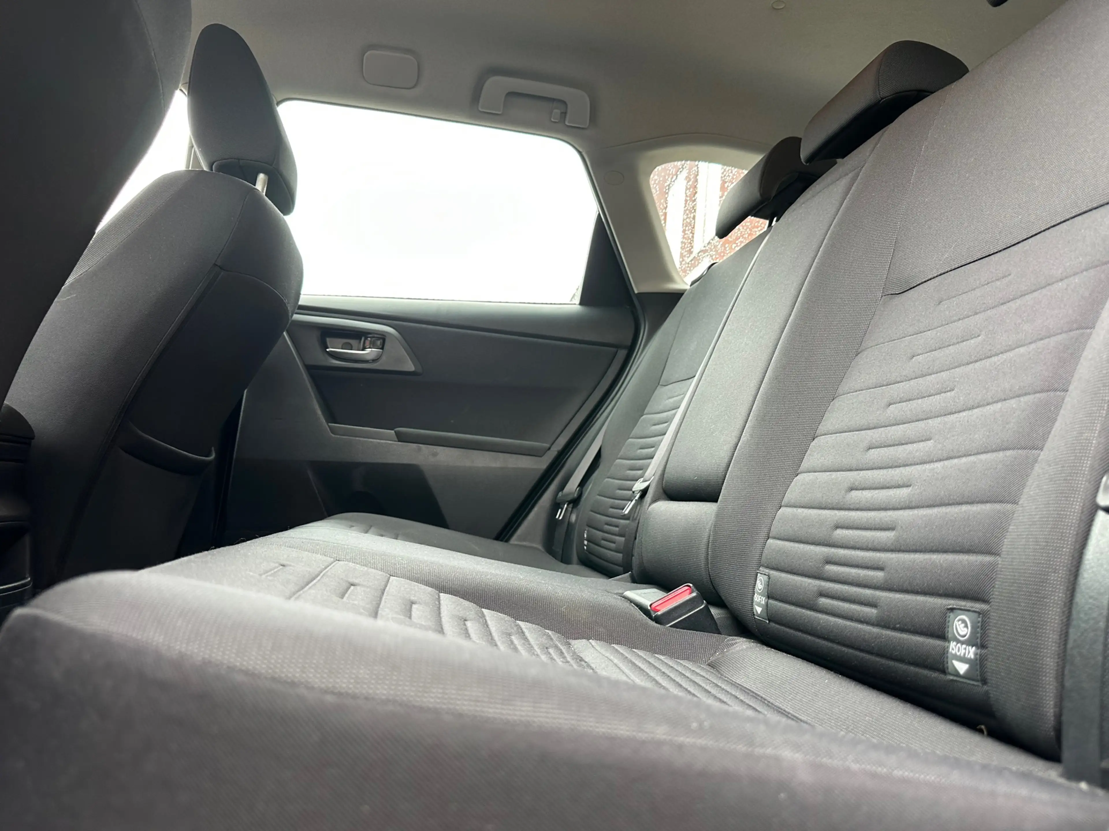 Toyota Auris Touring Sports 1.8 Hybrid Now / Camera / Navi / PD — photo 18
