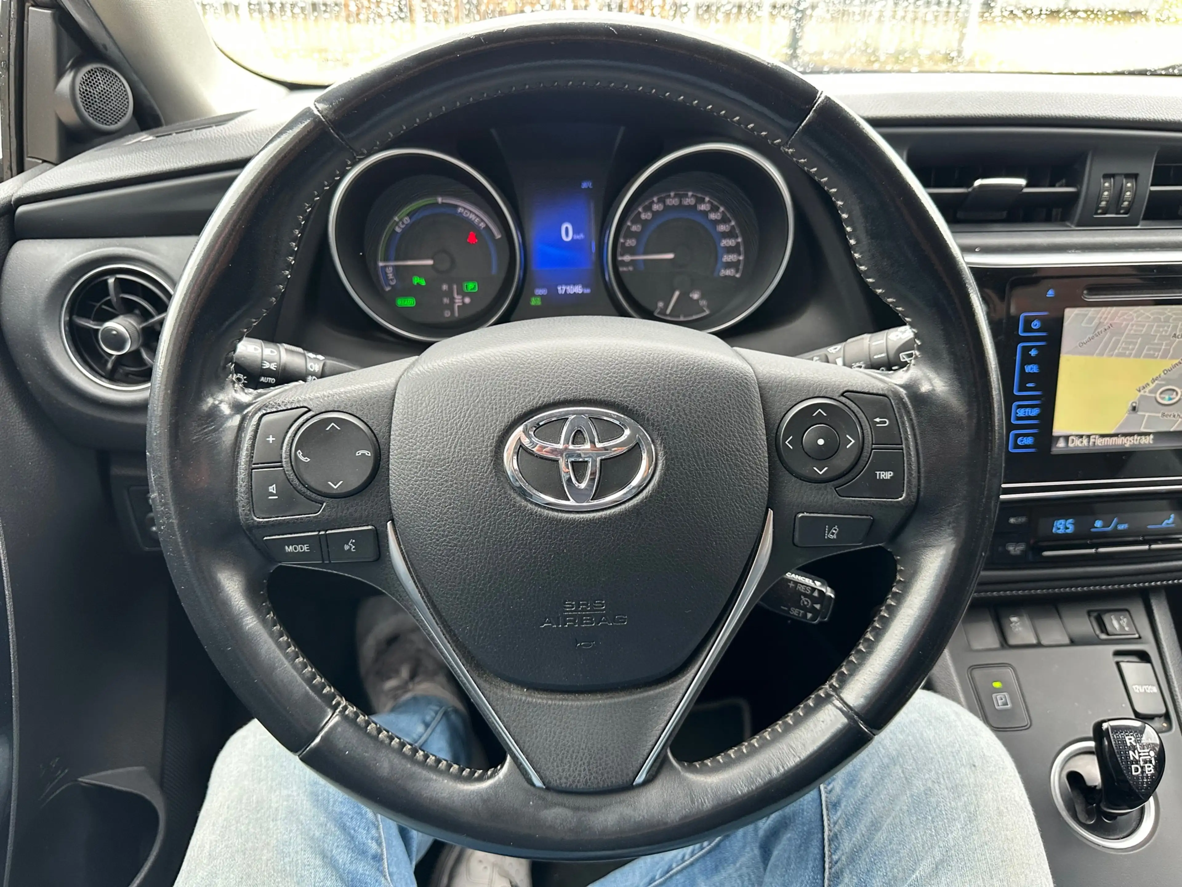 Toyota Auris Touring Sports 1.8 Hybrid Now / Camera / Navi / PD — photo 16
