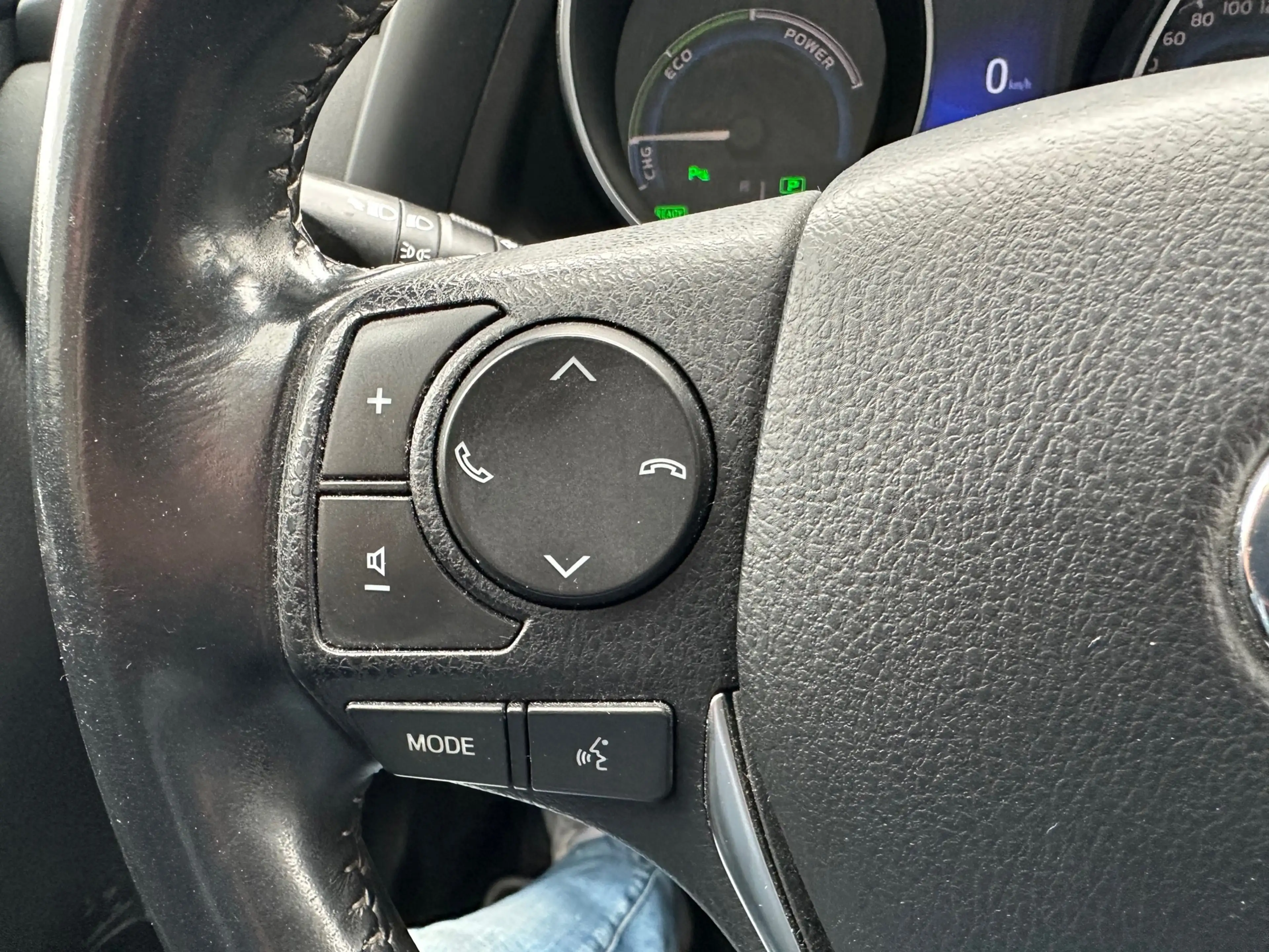 Toyota Auris Touring Sports 1.8 Hybrid Now / Camera / Navi / PD — photo 15