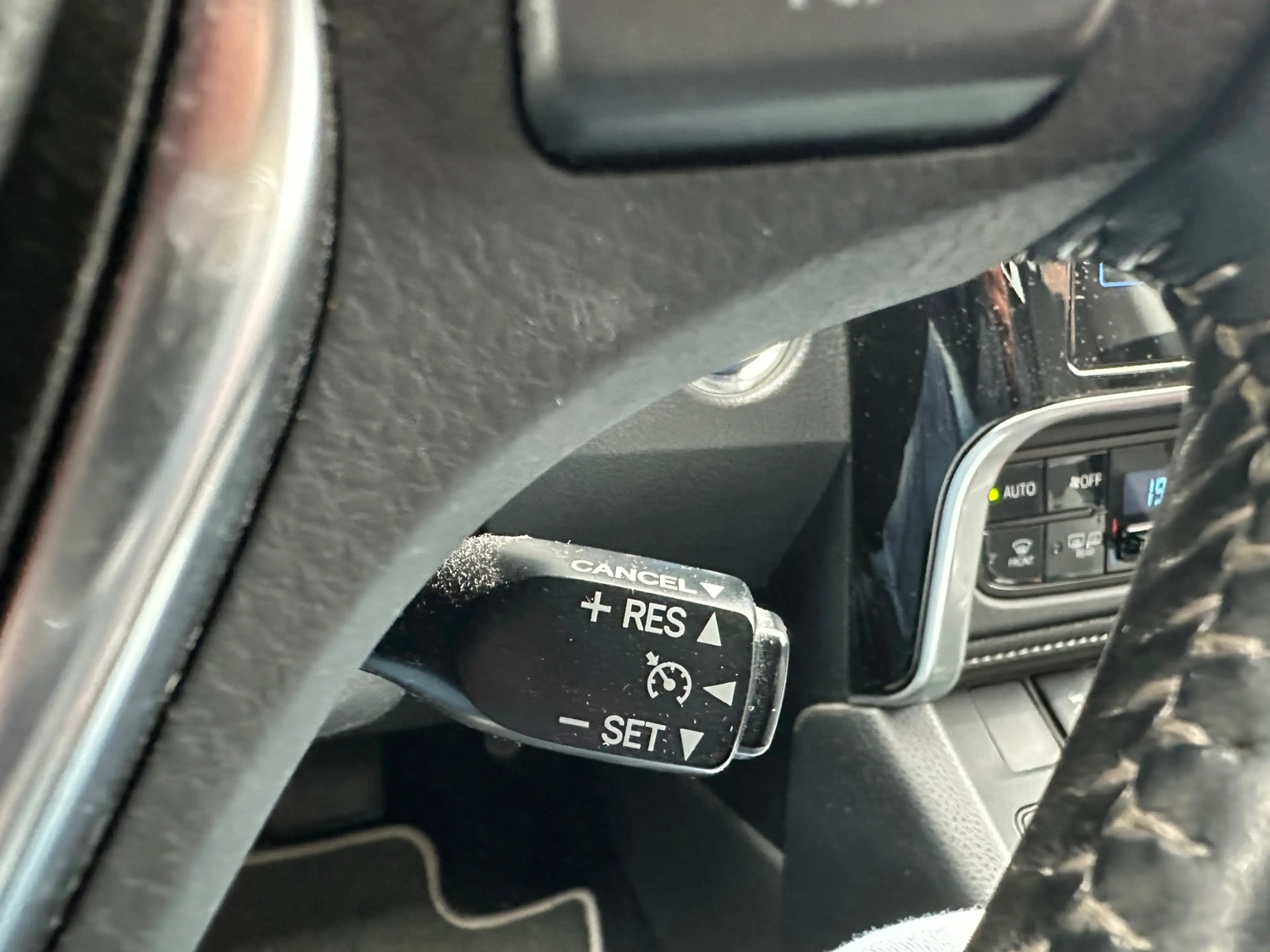 Toyota Auris Touring Sports 1.8 Hybrid Now / Camera / Navi / PD — photo 9