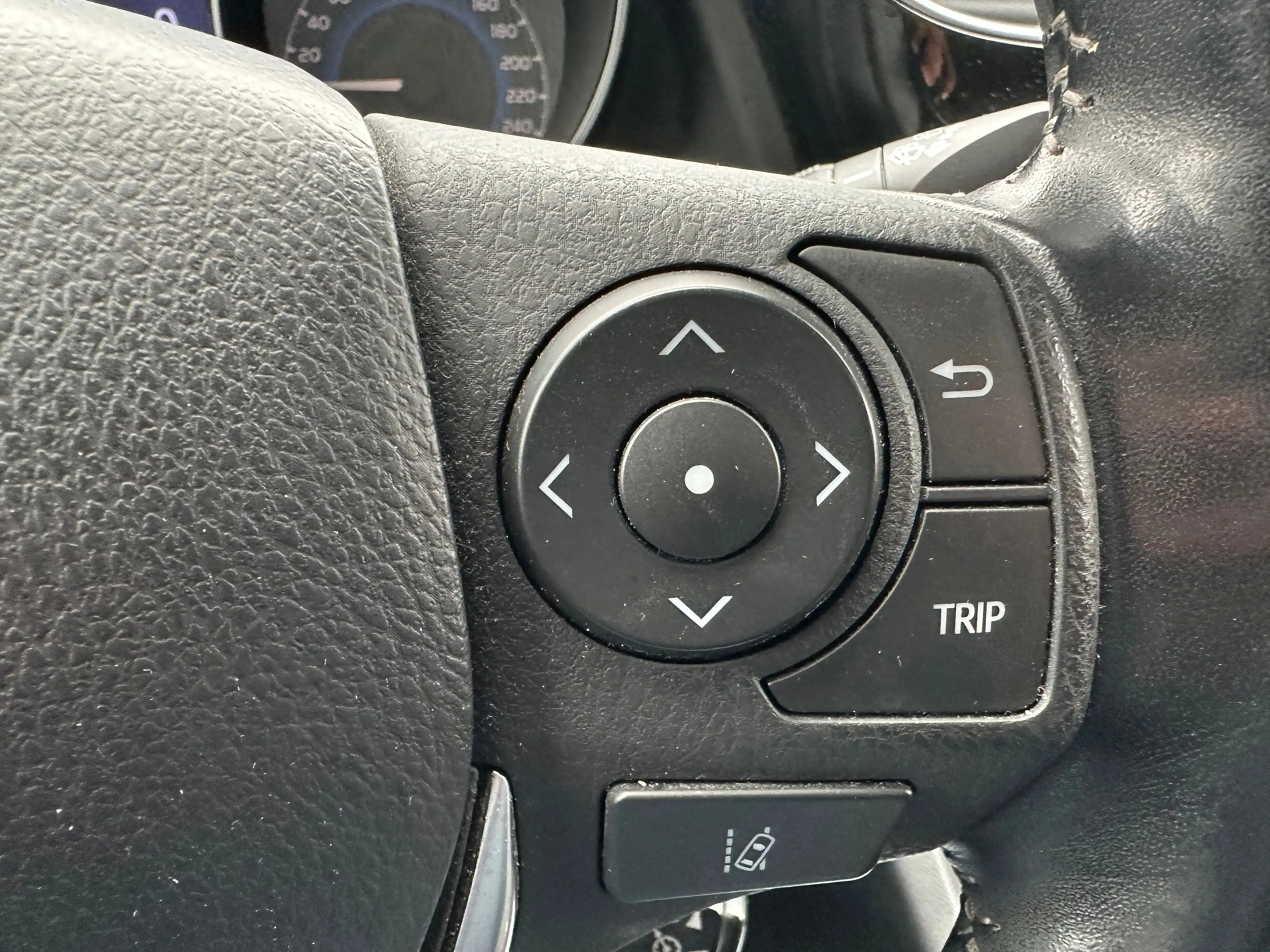 Toyota Auris Touring Sports 1.8 Hybrid Now / Camera / Navi / PD — photo 10