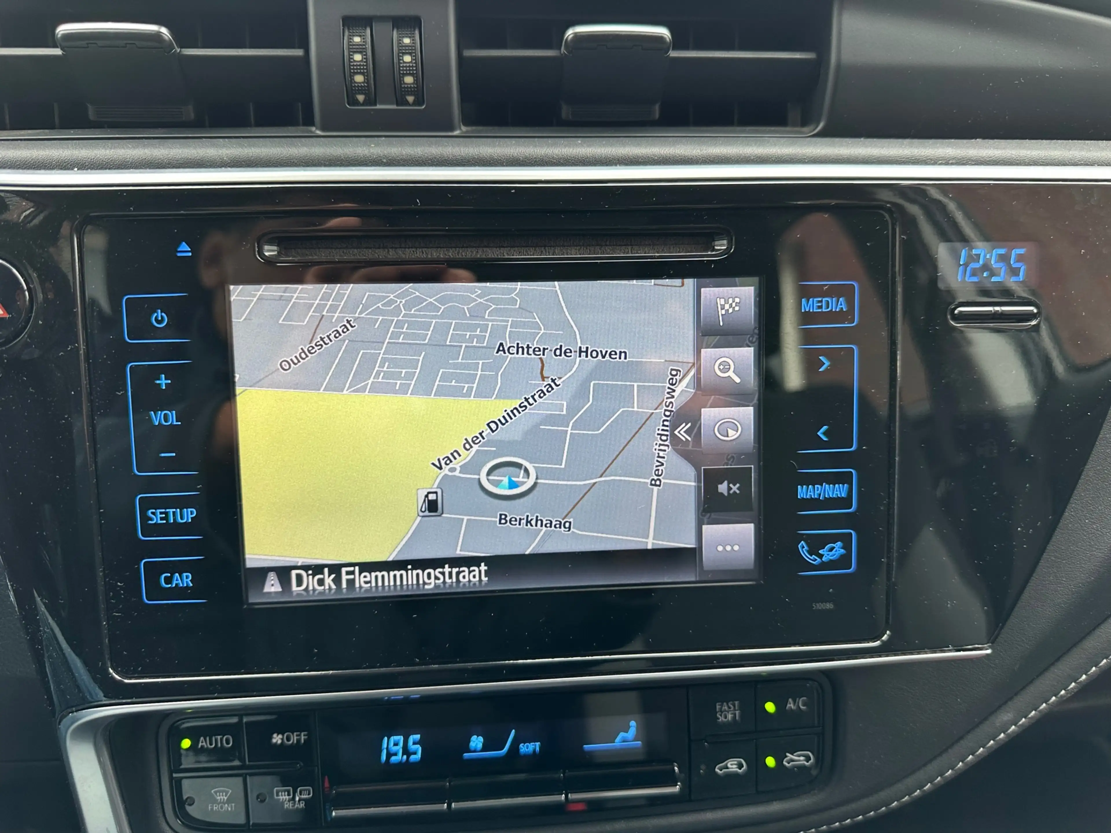 Toyota Auris Touring Sports 1.8 Hybrid Now / Camera / Navi / PD — photo 6