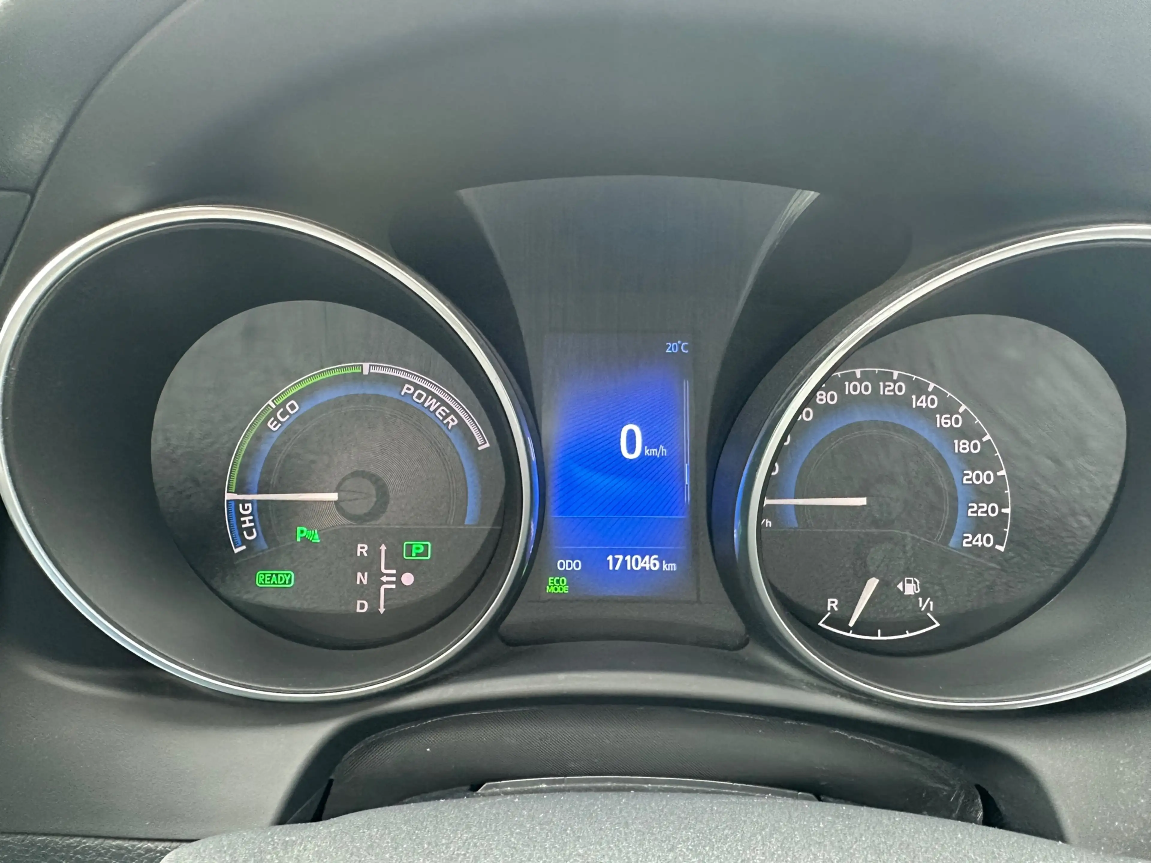 Toyota Auris Touring Sports 1.8 Hybrid Now / Camera / Navi / PD — photo 17