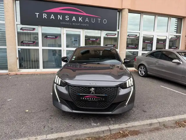Peugeot 208 view 2