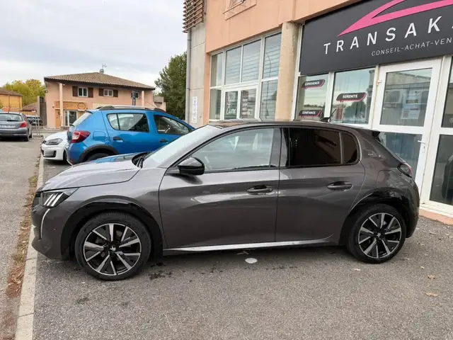 Peugeot 208 view 8