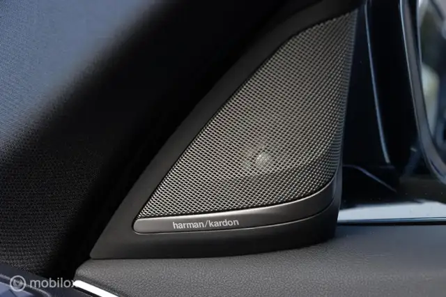 BMW 5 Series view 12