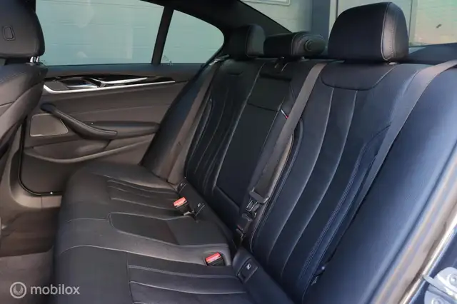 BMW 5 Series view 7