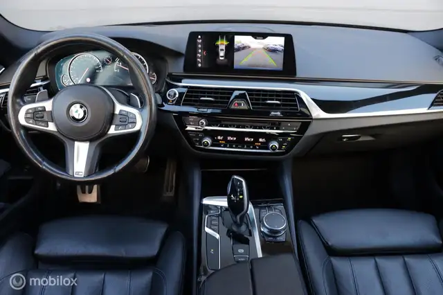 BMW 5 Series view 3