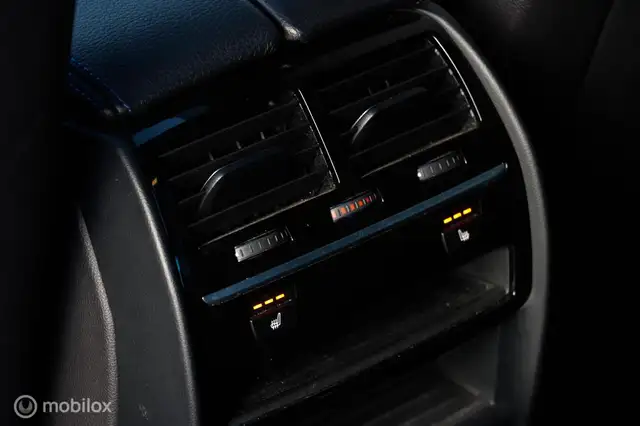 BMW 5 Series view 8