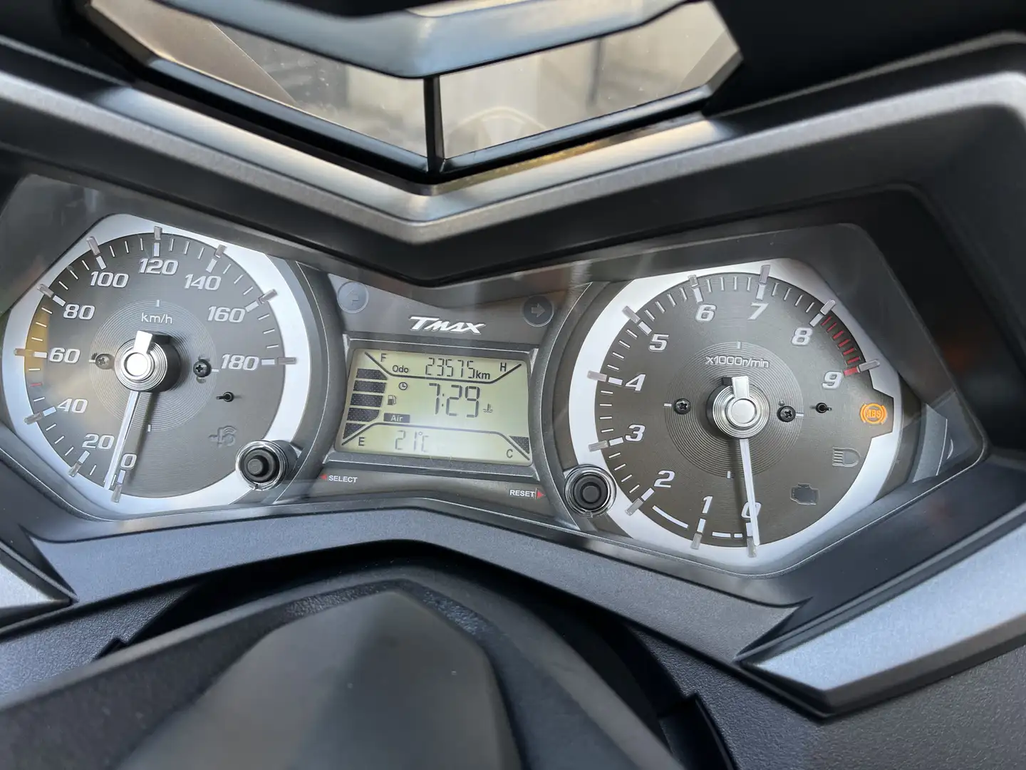 Yamaha TMAX 530 Iron Max - 2