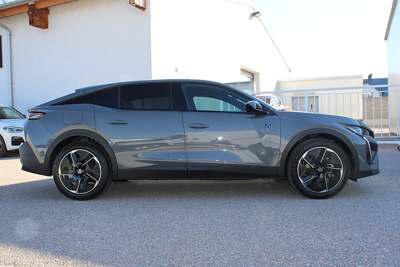 Peugeot 408 Hybrid 145 e-DCS6 GT — photo 4