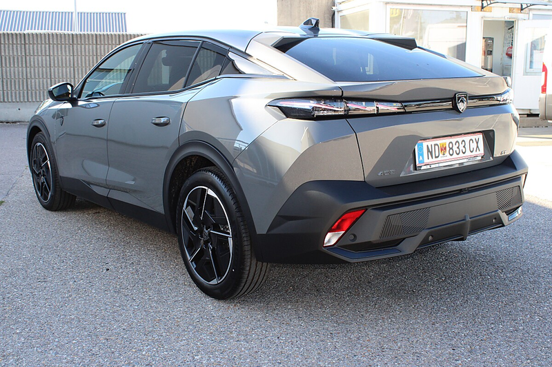 Peugeot 408 Hybrid 145 e-DCS6 GT — photo 7