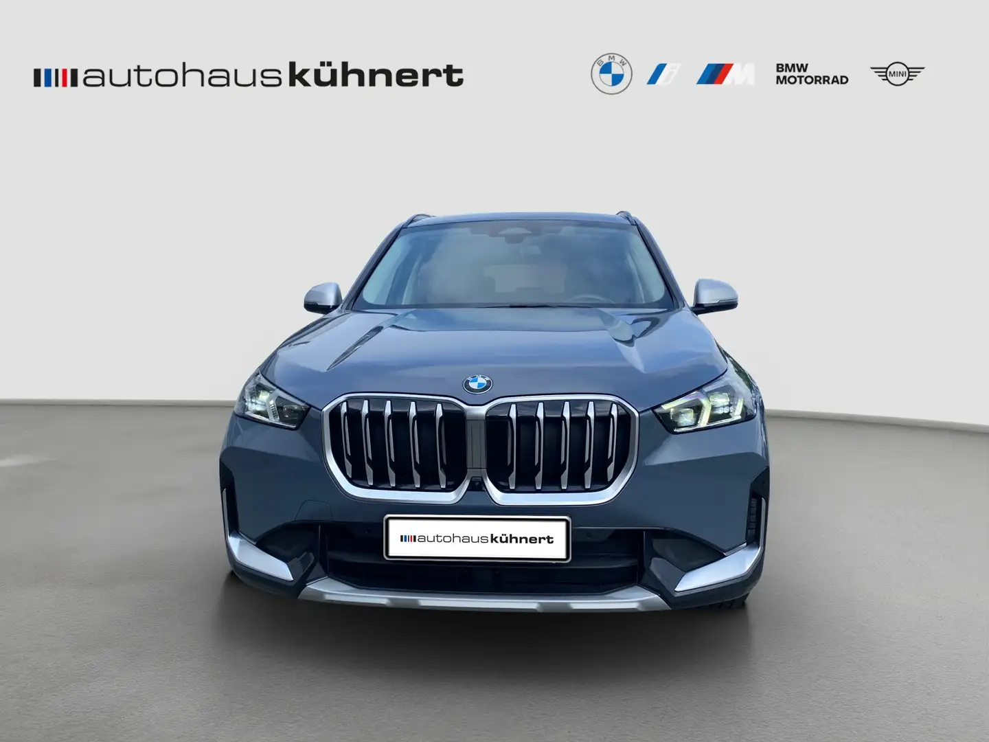 BMW X1 xDrive23d xLine SpurAss 360° AHK Navi ParkAss RFK Grijs - 2