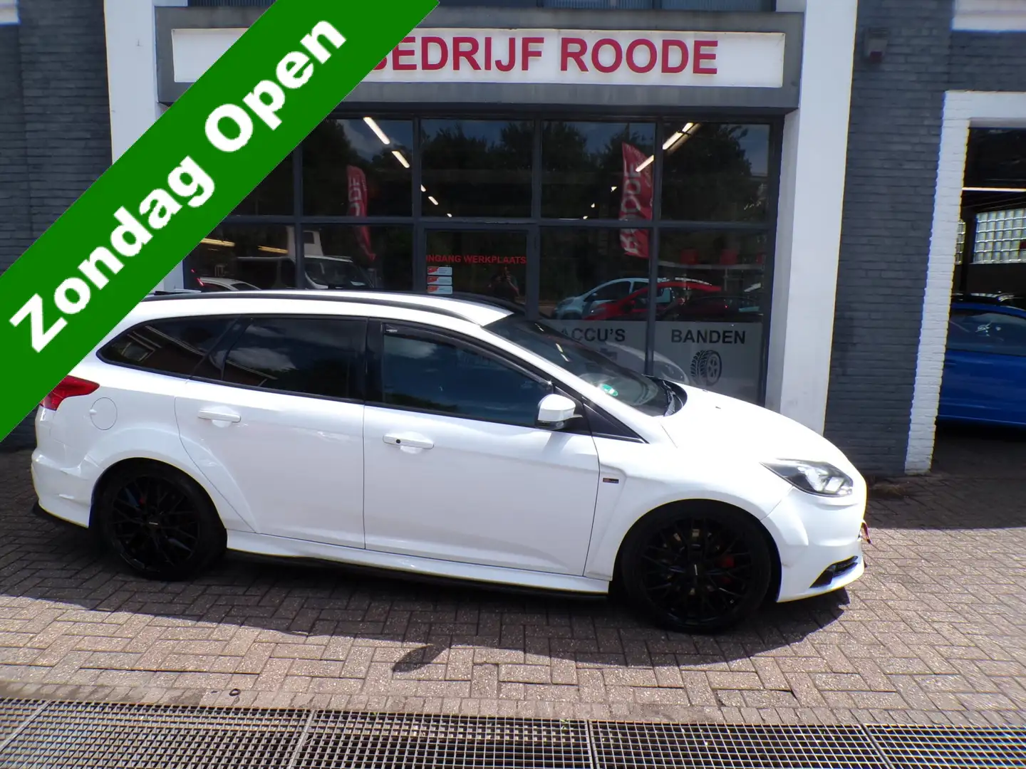 Ford Focus Wagon 2.0 EcoBoost ST-2 250PK 250PK, LIMITED EDITI Wit - 1