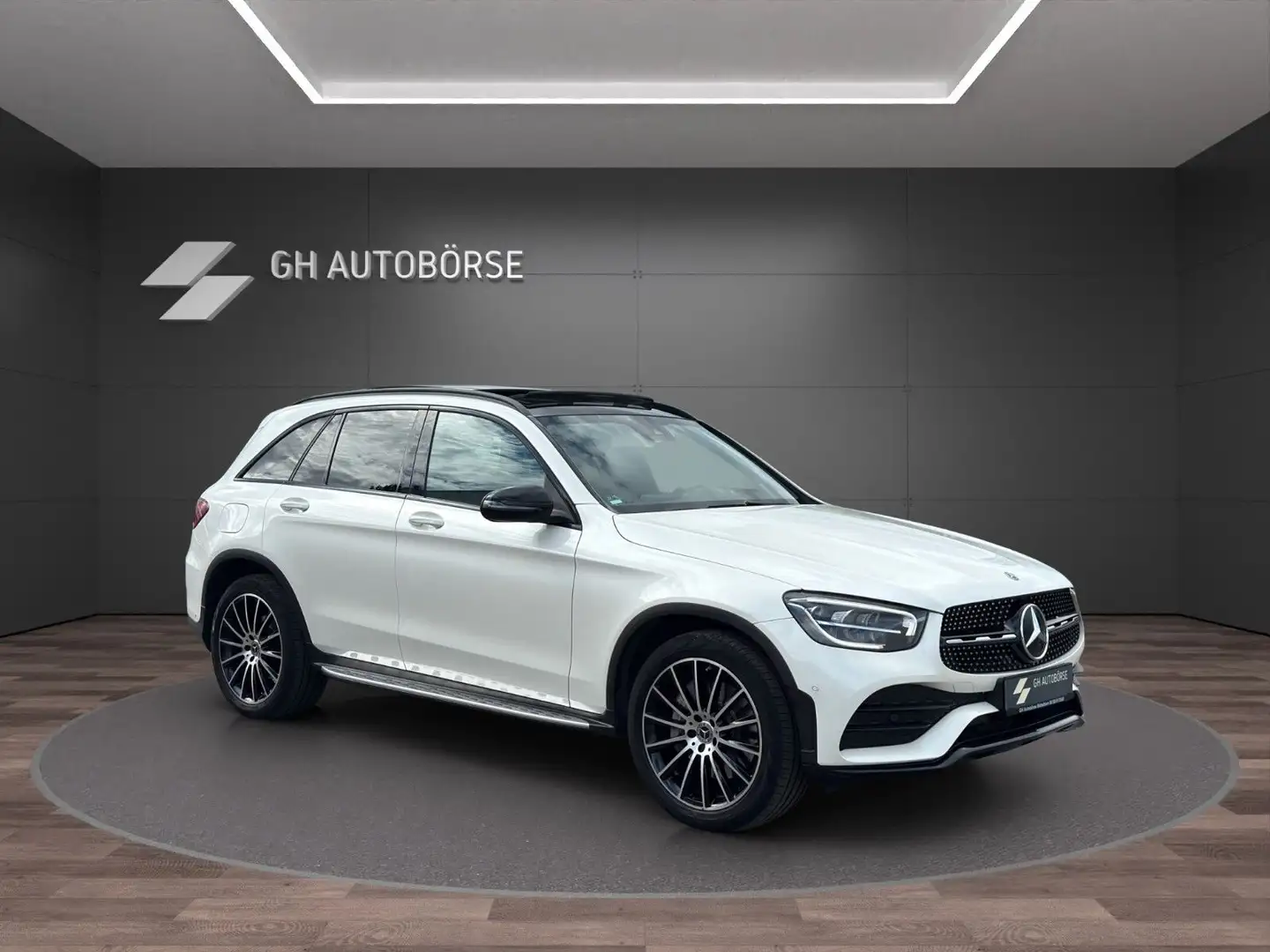 Mercedes-Benz GLC 300 4Matic AMG-LINE|PANO|WIDE|SPUR|R-KAMERA Weiß - 2