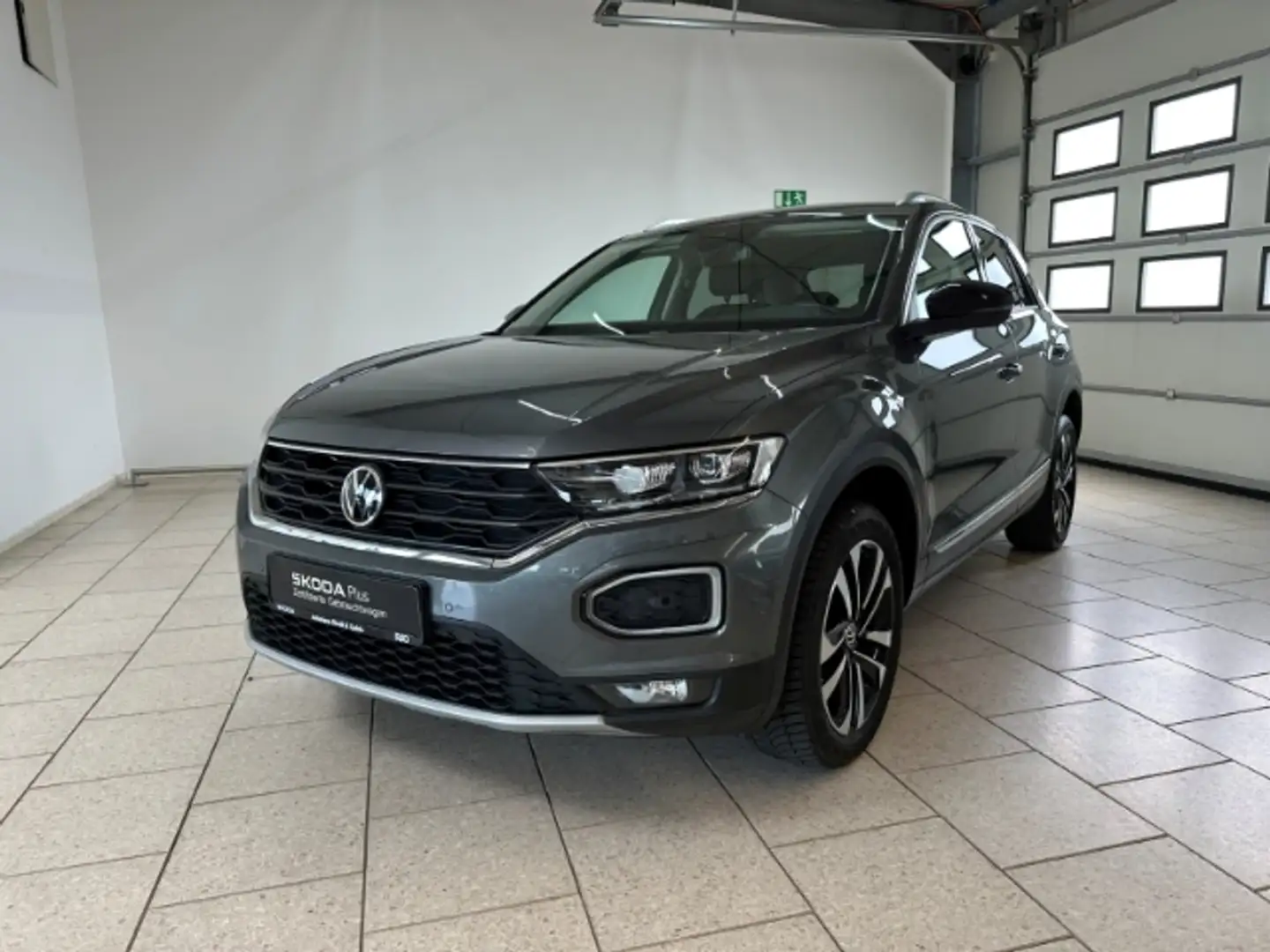 Volkswagen T-Roc United 1.5 TSI DSG Kamera AHK LED ACC Ambiente Gris - 2