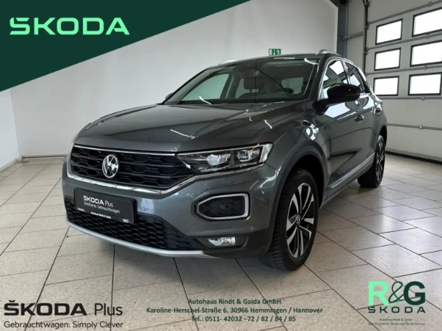 Volkswagen T-Roc United 1.5 TSI DSG Kamera AHK LED ACC Ambiente Gris - 1