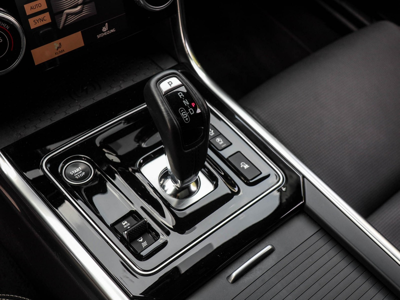 Jaguar XE P250 R-Dynamic Black Schiebedach, Tot-Winkel — photo 10