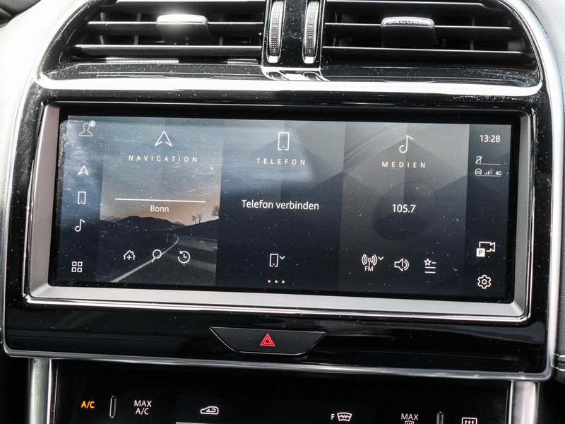 Jaguar XE P250 R-Dynamic Black Schiebedach, Tot-Winkel — photo 7