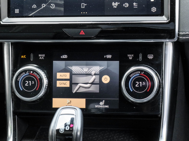 Jaguar XE P250 R-Dynamic Black Schiebedach, Tot-Winkel — photo 8