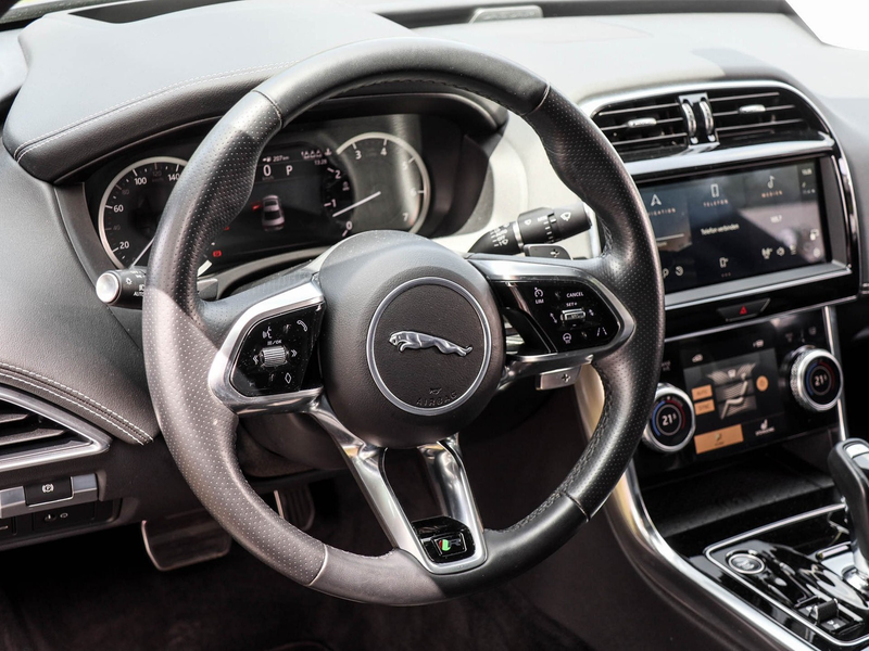 Jaguar XE P250 R-Dynamic Black Schiebedach, Tot-Winkel — photo 9