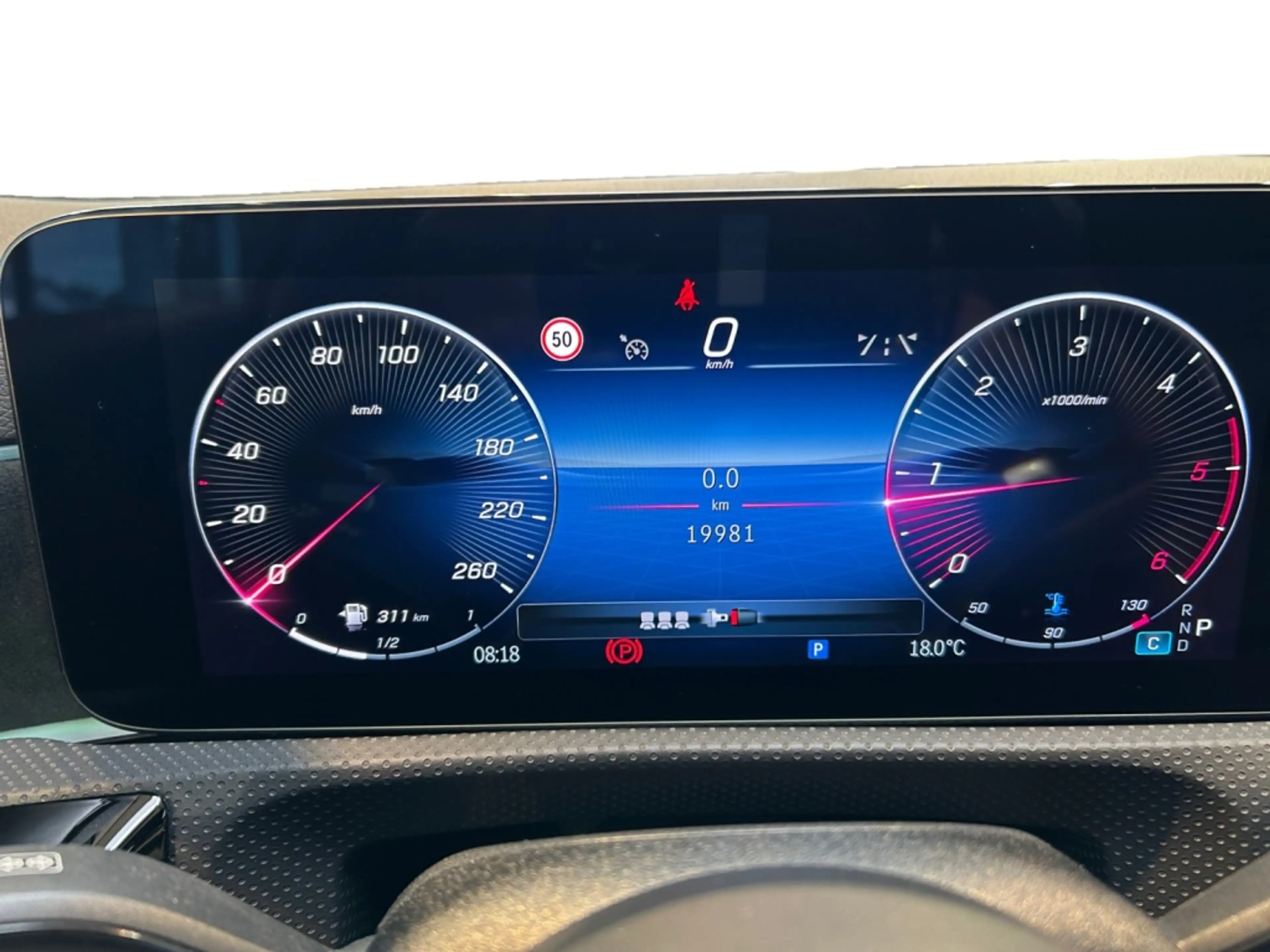 Mercedes-Benz A 220 d AMG AMG+MBUX+Burm+Wide+Cam+LED+Navi+AUT — photo 14
