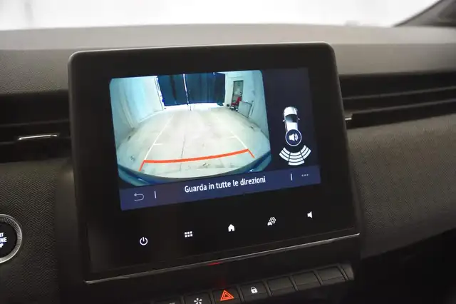 Renault Clio view 9