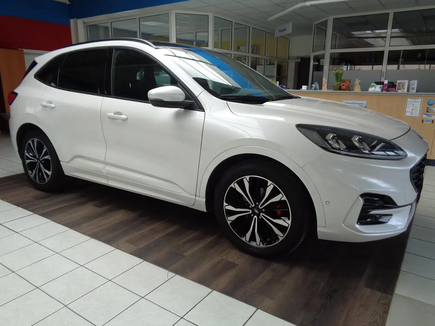 Ford Kuga ST-Line X .LED.el.AHK.HEADUP.STHZG.PANO Weiß - 1