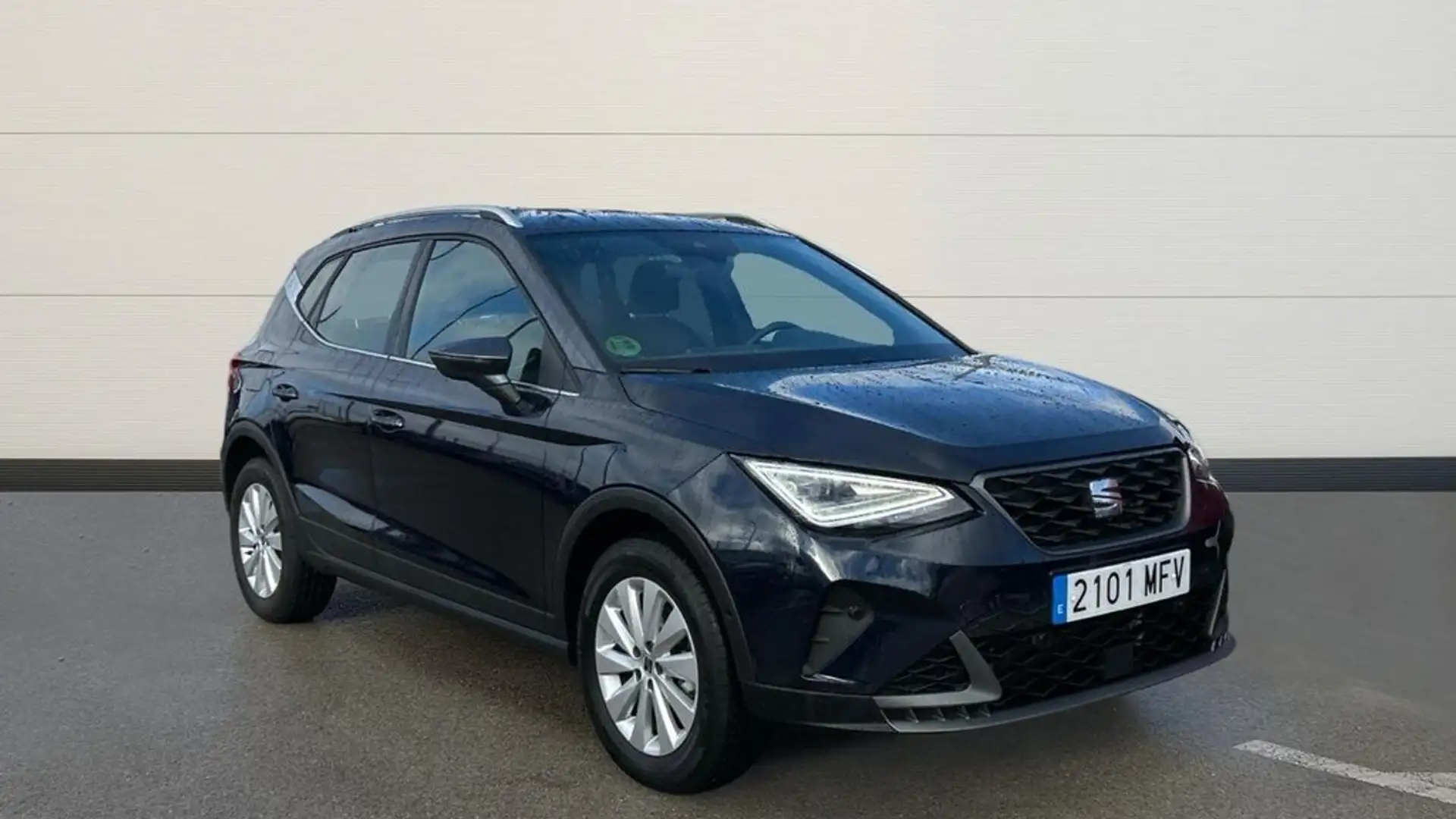 SEAT Arona 1.0 TSI S&S FR XM 110 Schwarz - 1