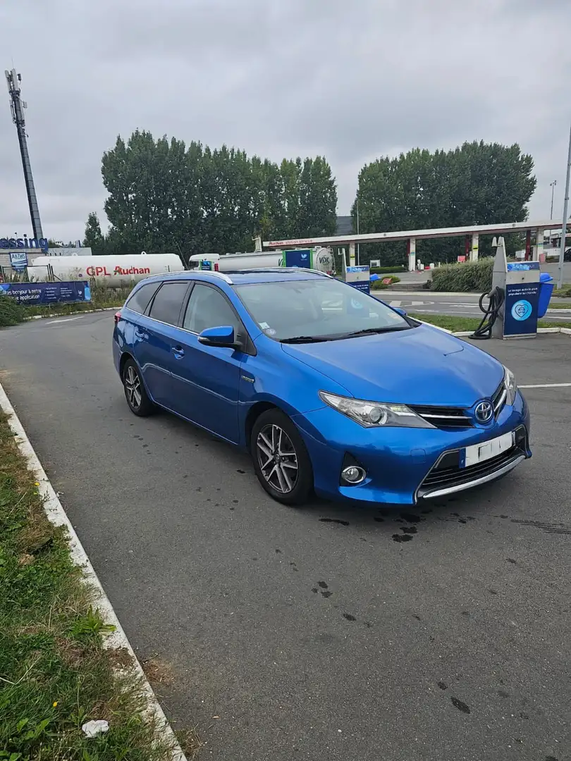 Toyota Auris Touring Sports Hybride 136h Dynamic - 1