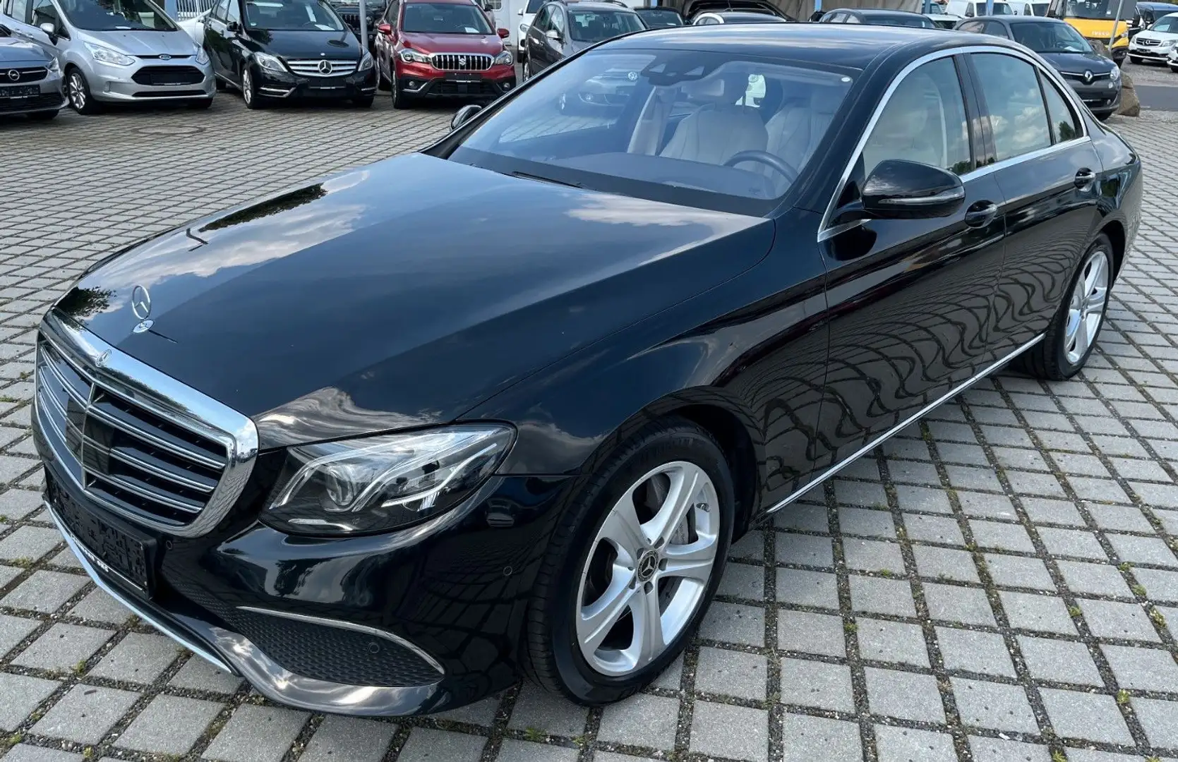 Mercedes-Benz E 400 d 4Matic Lim. Multibeam|HuD|Standhzg.|AHK Schwarz - 2