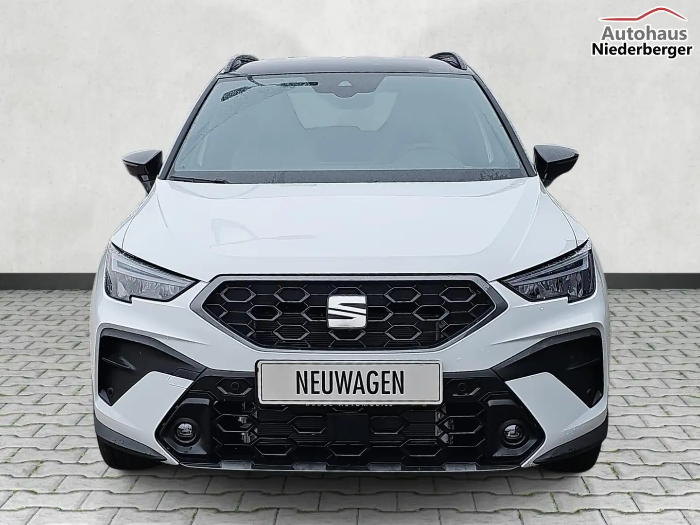 SEAT Arona 1.5 TSI 110 kW FR DSG AHK / Tech-Paket Keyless ... Weiß - 2