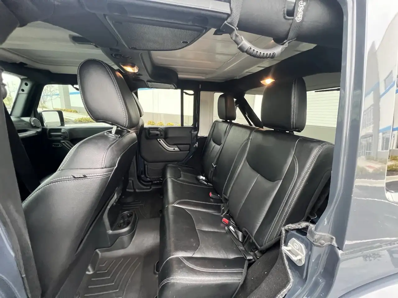 Jeep Wrangler снимка Jeep Wrangler