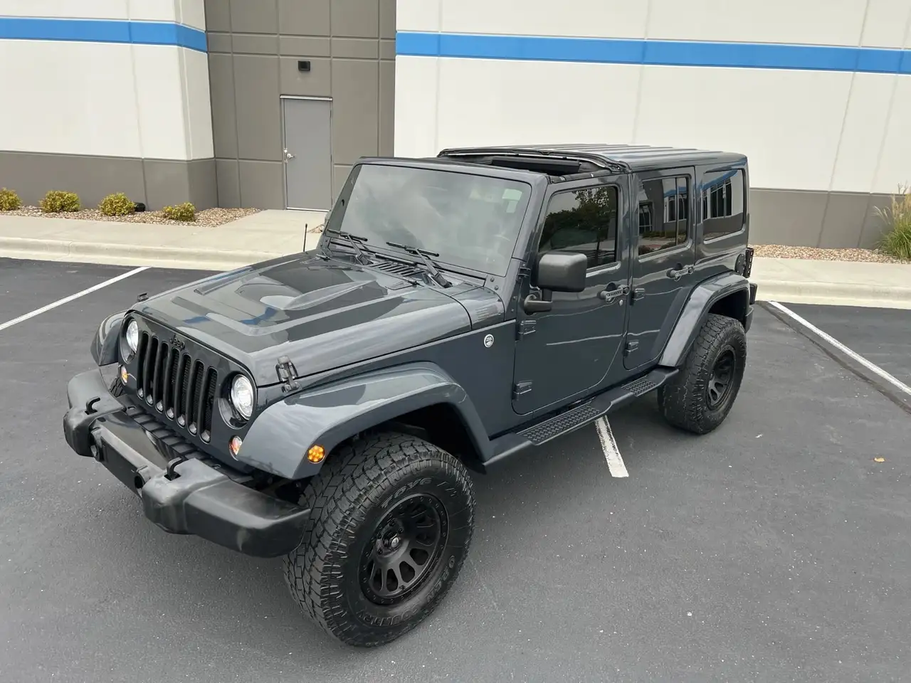 Jeep Wrangler снимка Jeep Wrangler
