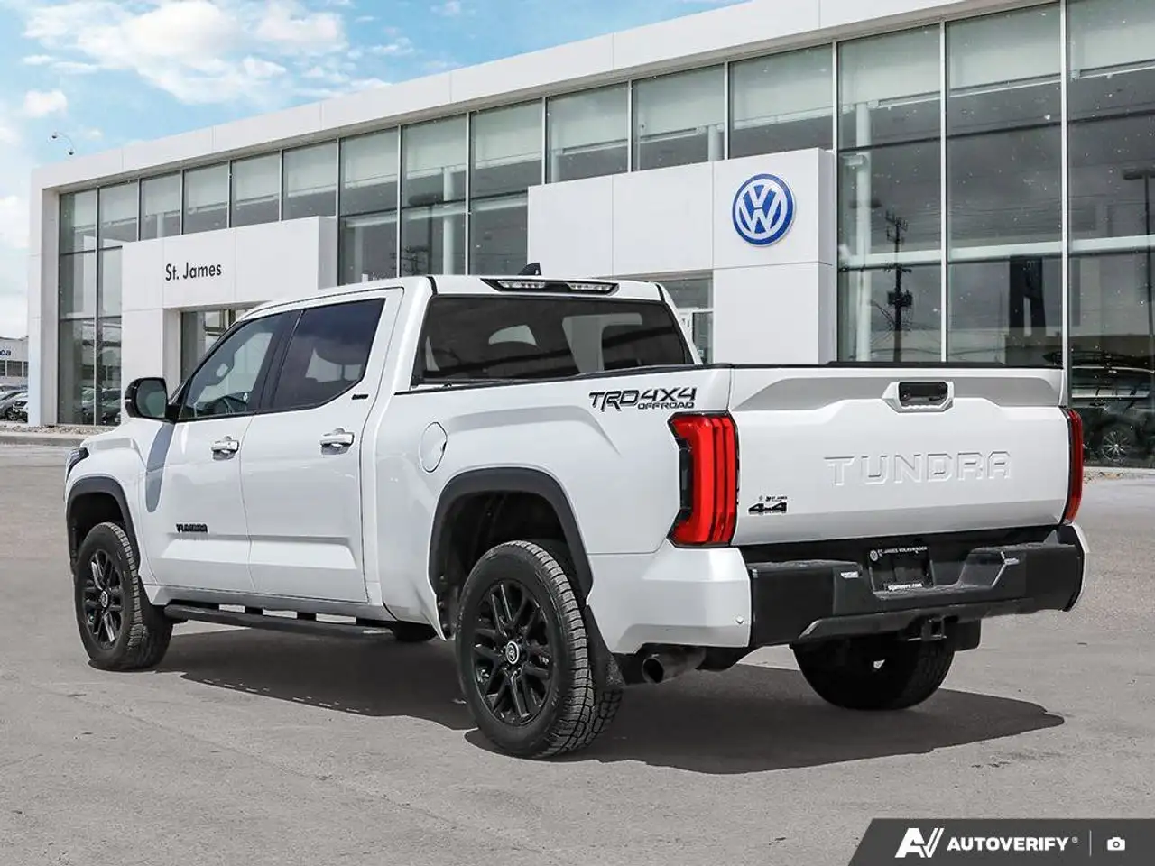Toyota Tundra снимка Toyota Tundra