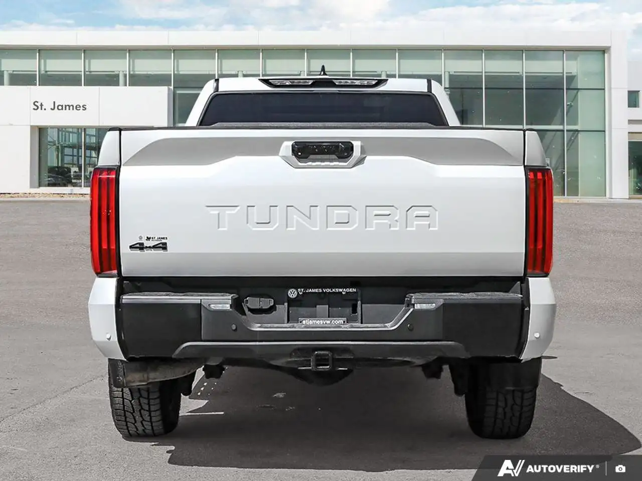 Toyota Tundra снимка Toyota Tundra